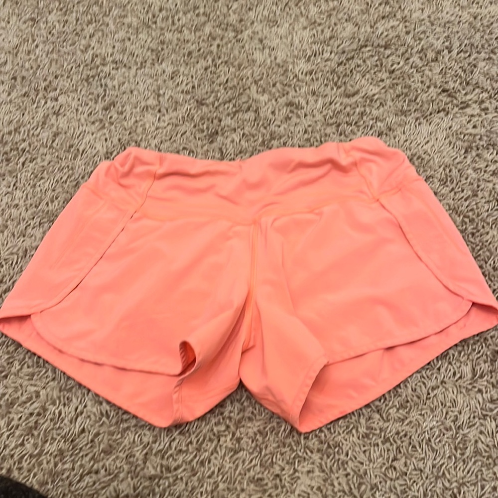 size 6 lululemon shorts